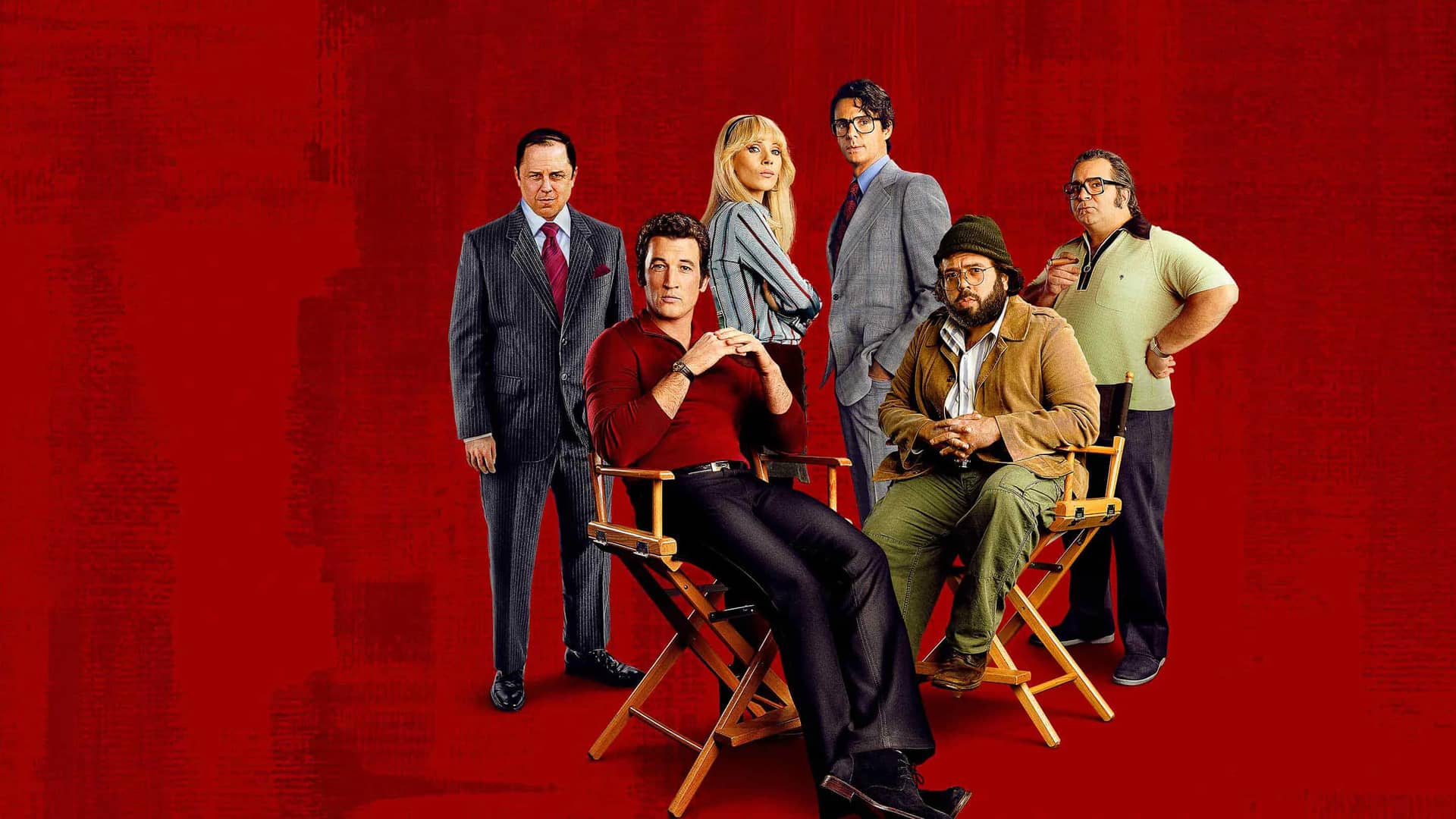 Imagen promocional de la serie The Offer con sus protagonistas sobre un fondo rojo Imagen promocional de la serie The Offer con sus protagonistas sobre un fondo rojo